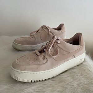 Nikes Air Force 1 Sage Low top Women's Pink Sneakers